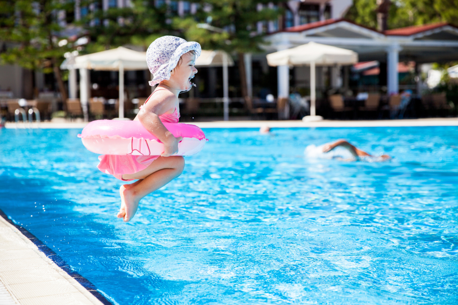 moment en famille dans un parc aquatique camping provence alpes cote d azur 